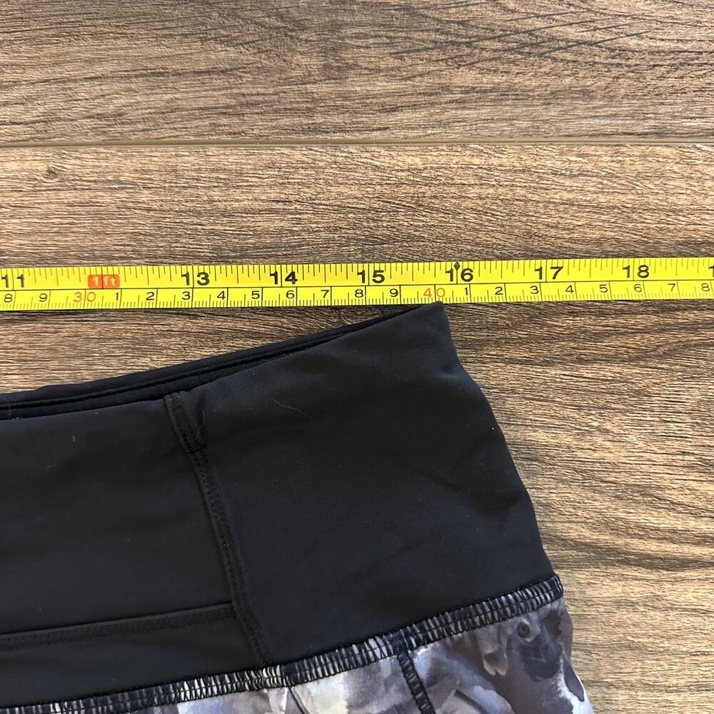 Lululemon Speed Up Short in Mini Obscured Black Size 8 Running - Picture 3 of 5